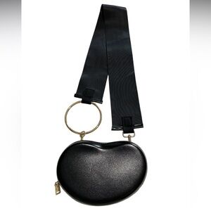 Women’s Hard Shell Heart Faux Leather Shoulder Bag Black NWOT